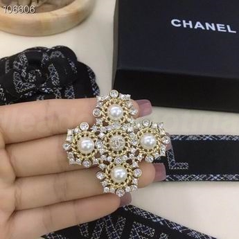 Chanel Brooch 228